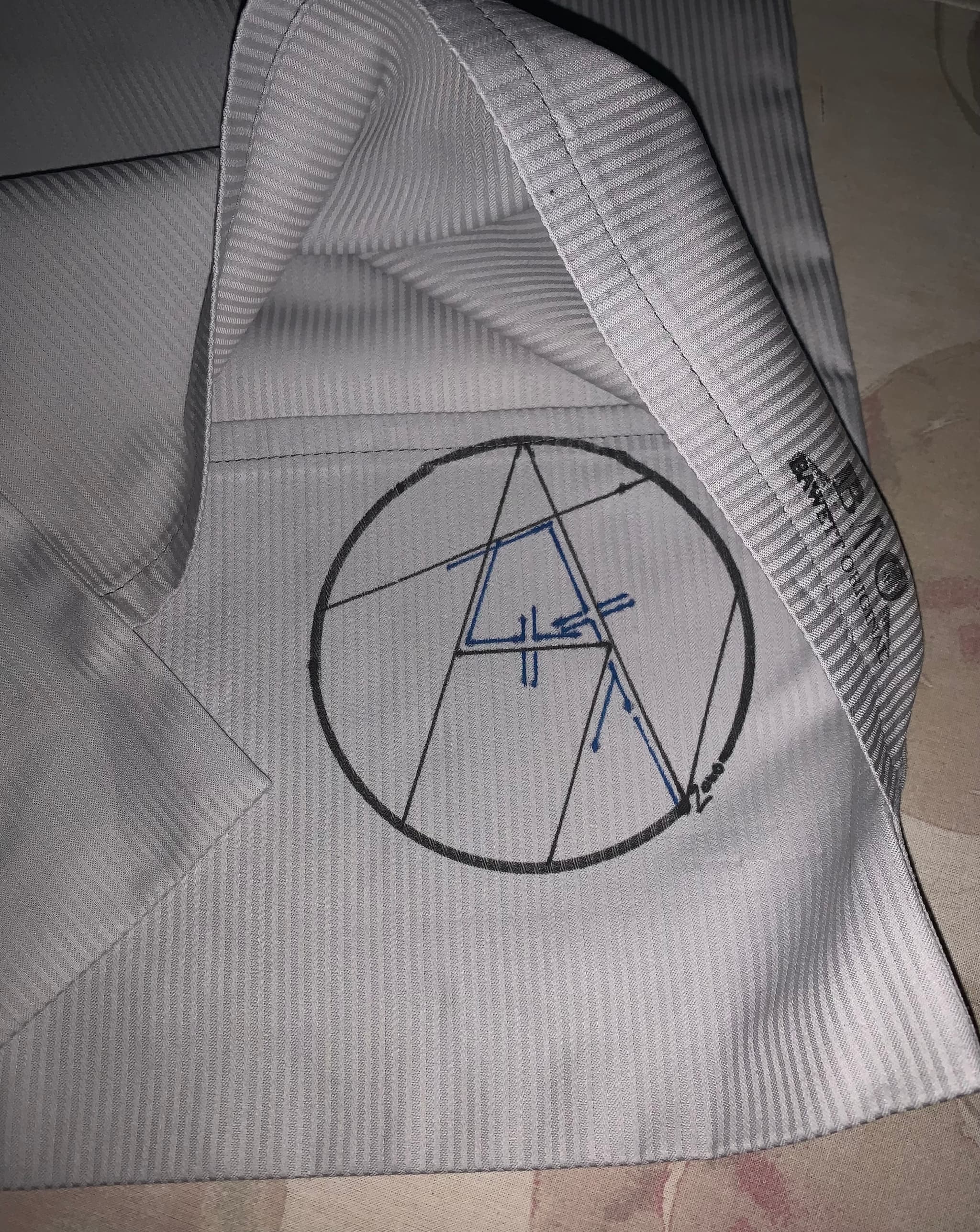 einen Sommerbezug gibt’s natürlich auch   ANTON. 17 4 2000