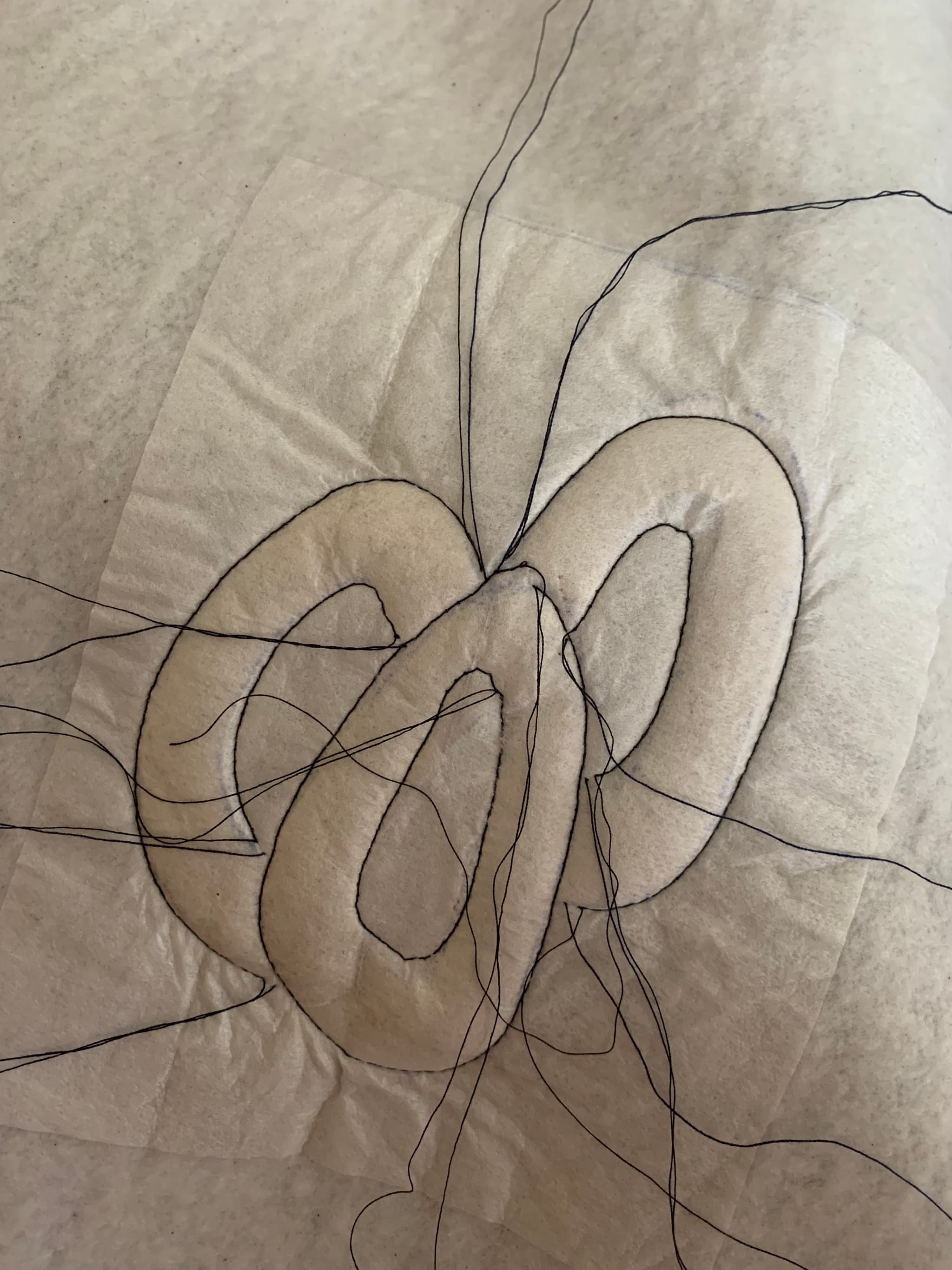 … Vlieseline draufbügeln und kantig steppen,